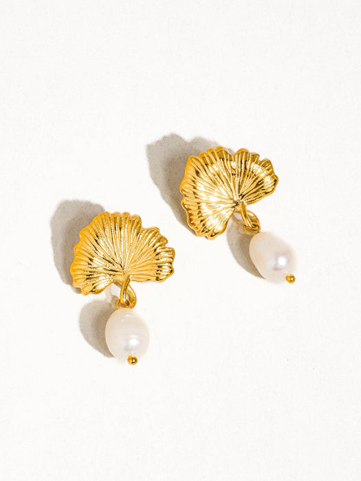 Béa Pearly Shell Earring
