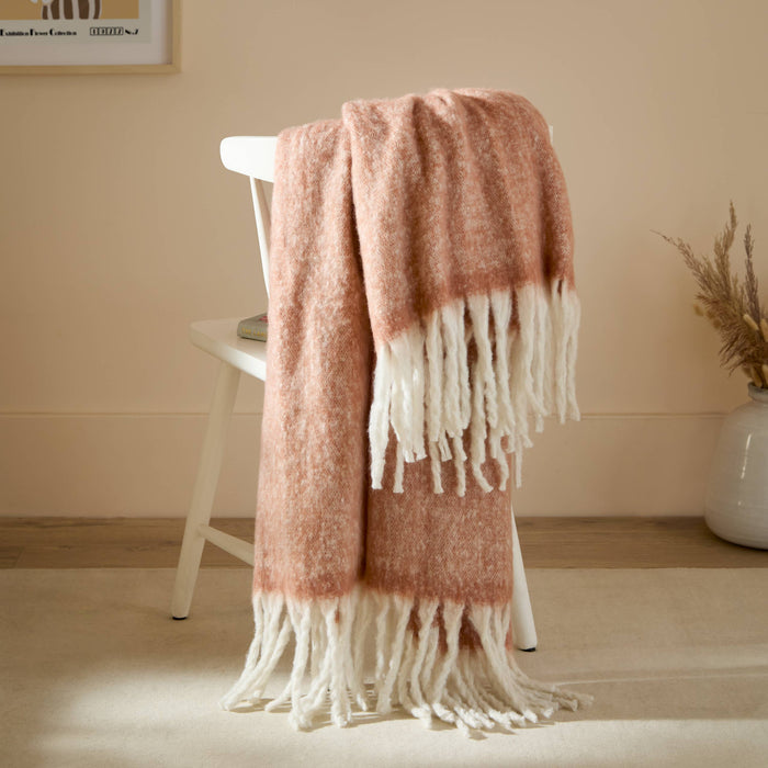 Cozy Woven Tasselled Throw Rust