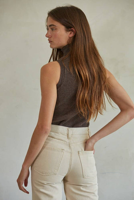 Sans Manches Turtleneck