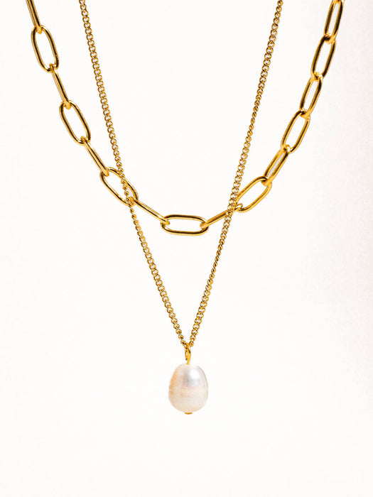 La Pearl Droplet Necklace