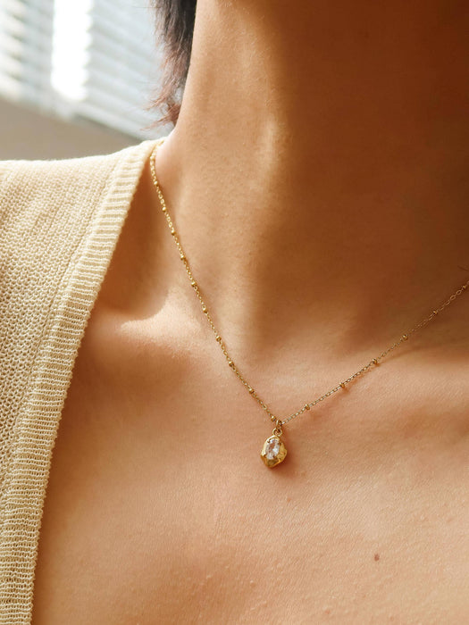 Célibataire Necklace