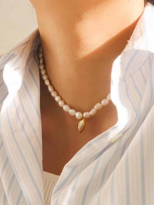 Le Classique Pearl Necklace