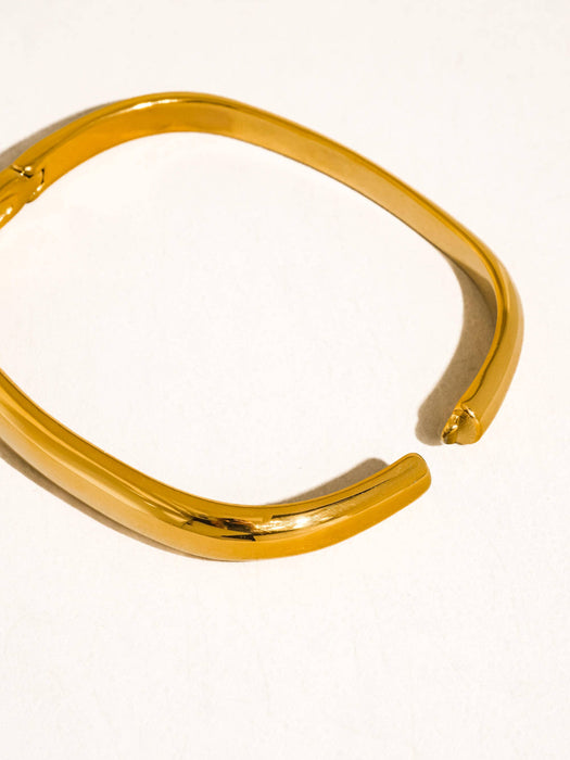 Requé Bangle