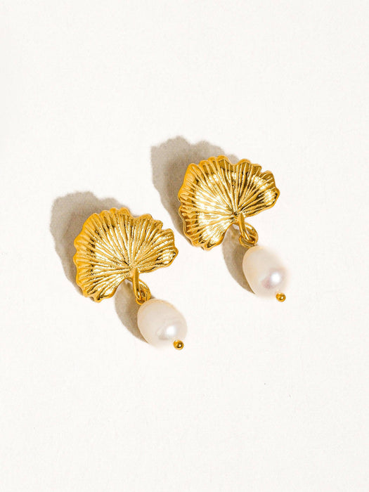 Béa Pearly Shell Earring