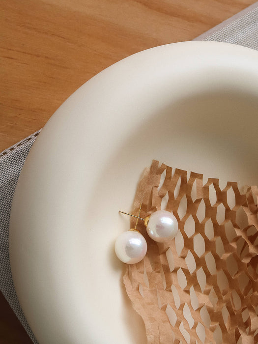 La Perle Stud Earrings