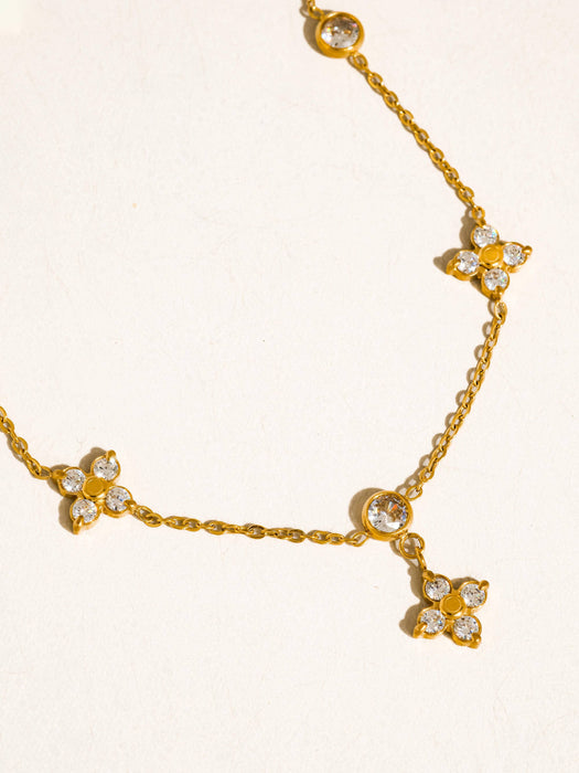 Fleur Petite Necklace