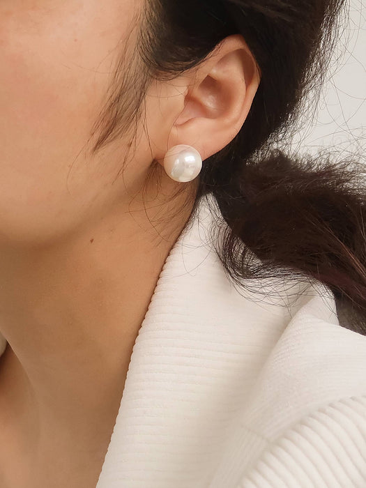 La Perle Stud Earrings