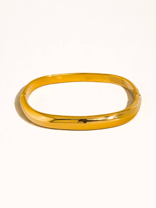 Requé Bangle