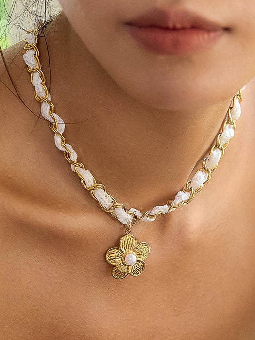 Floral Chain Pendant Necklace
