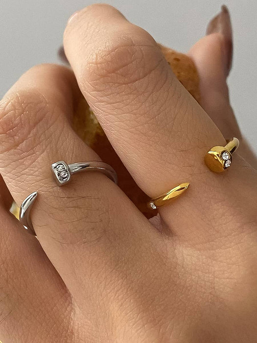 Torsade de Clou Ring