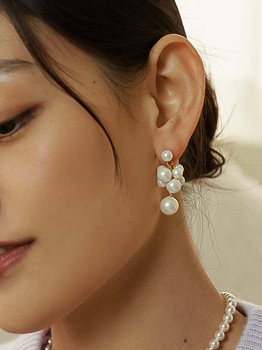 Beaucoup De Pearl Earrings