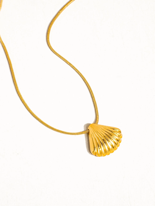 Coquille Necklace Gold