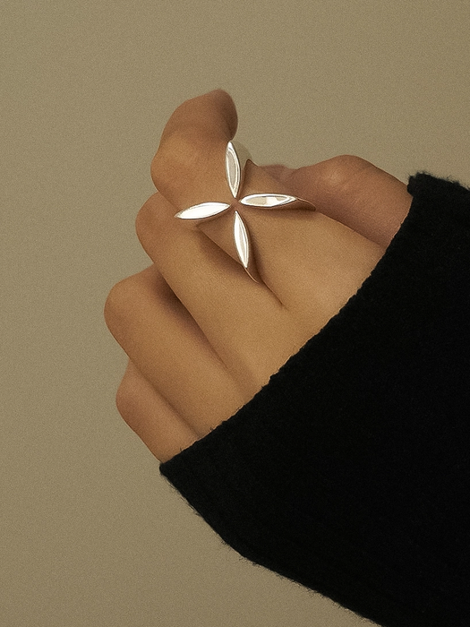 Ex Amant Ring