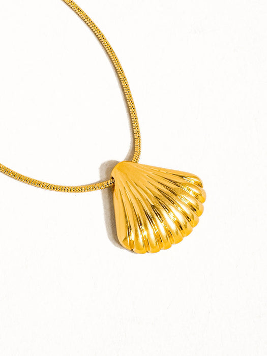 Coquille Necklace Gold